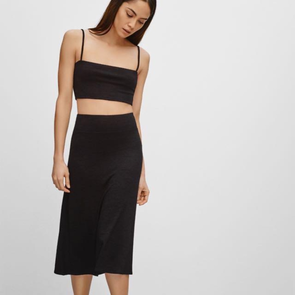 Cutest slinky chic crop top with Prinsloo skirt Wilfred Free Aritzia S 🍸